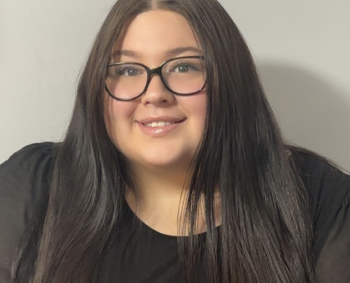 Kloey headshot